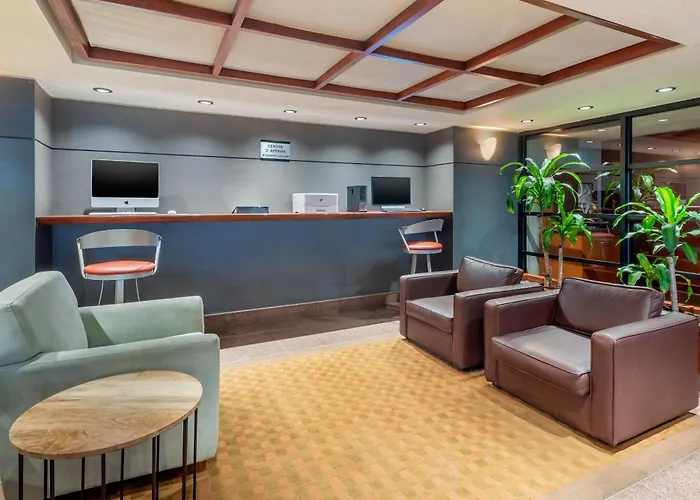 Quality Hotel Dorval Aeroport